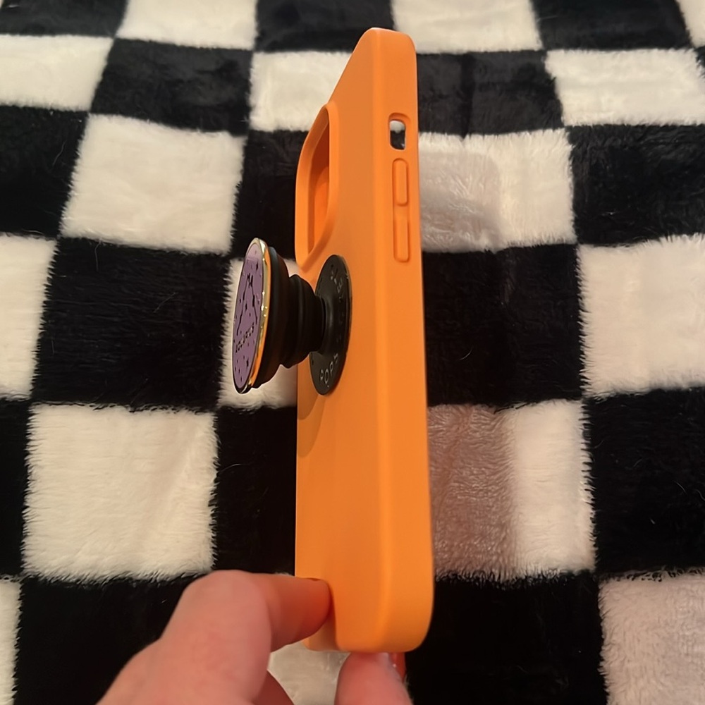 iPhone 13 Pro case with pop socket grip - Picture 3 of 3